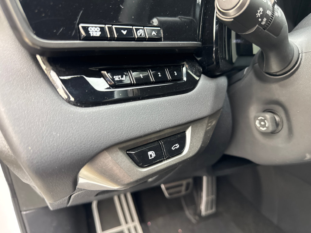 Used 2023 Lexus RX 500h F Sport w/ Accessory Package (2T) AWD/4WD image 57