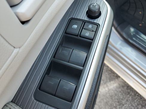 New 2025 Toyota Sienna LE image 19