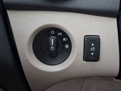 Used 2014 Ford Fiesta SE FWD image 28