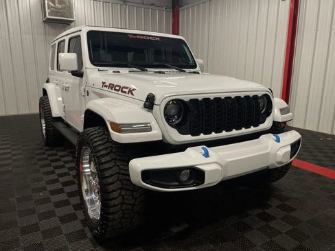 Used 2024 Jeep Wrangler High Altitude image 10