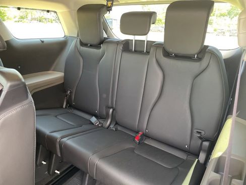 New 2026 Kia Carnival EX FWD image 13