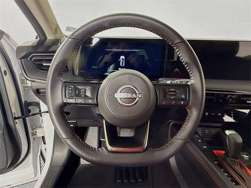 Certified 2025 Nissan Kicks SR image 11