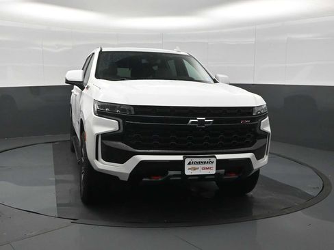 Used 2023 Chevrolet Tahoe Z71 w/ Luxury Package AWD/4WD image 3