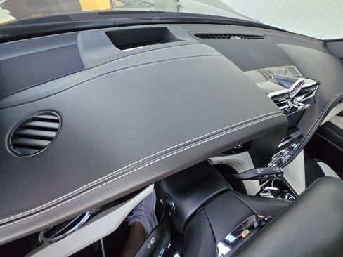 Used 2022 Bentley Bentayga image 24