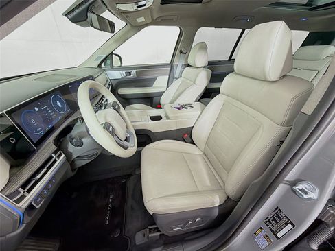 Used 2025 Hyundai Santa Fe Limited AWD/4WD image 11