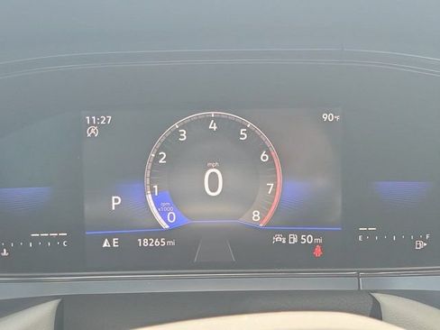 Used 2023 Volkswagen Taos SE w/ Panoramic Sunroof Package FWD image 28