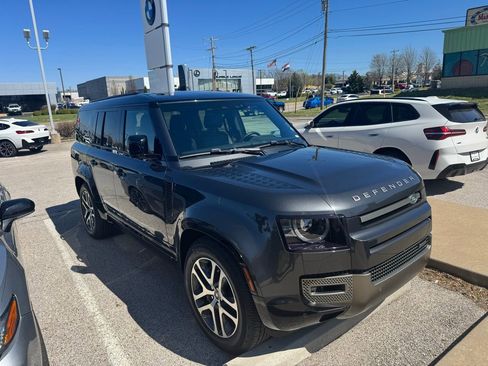 Used 2023 Land Rover Defender 130 X-Dynamic SE image 2