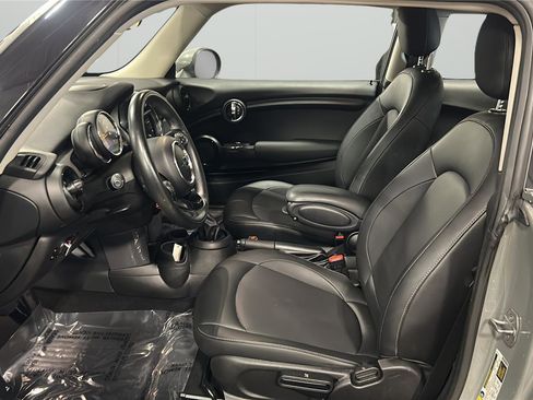 Used 2019 MINI Cooper 2-Door Hardtop w/ Storage Package FWD image 10