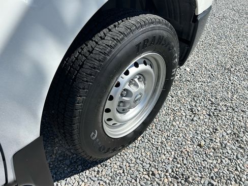 Used 2020 Nissan NV 2500 S image 23