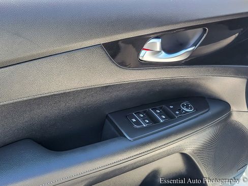 Used 2024 Kia Forte GT-Line w/ GT-Line Premium Package image 15