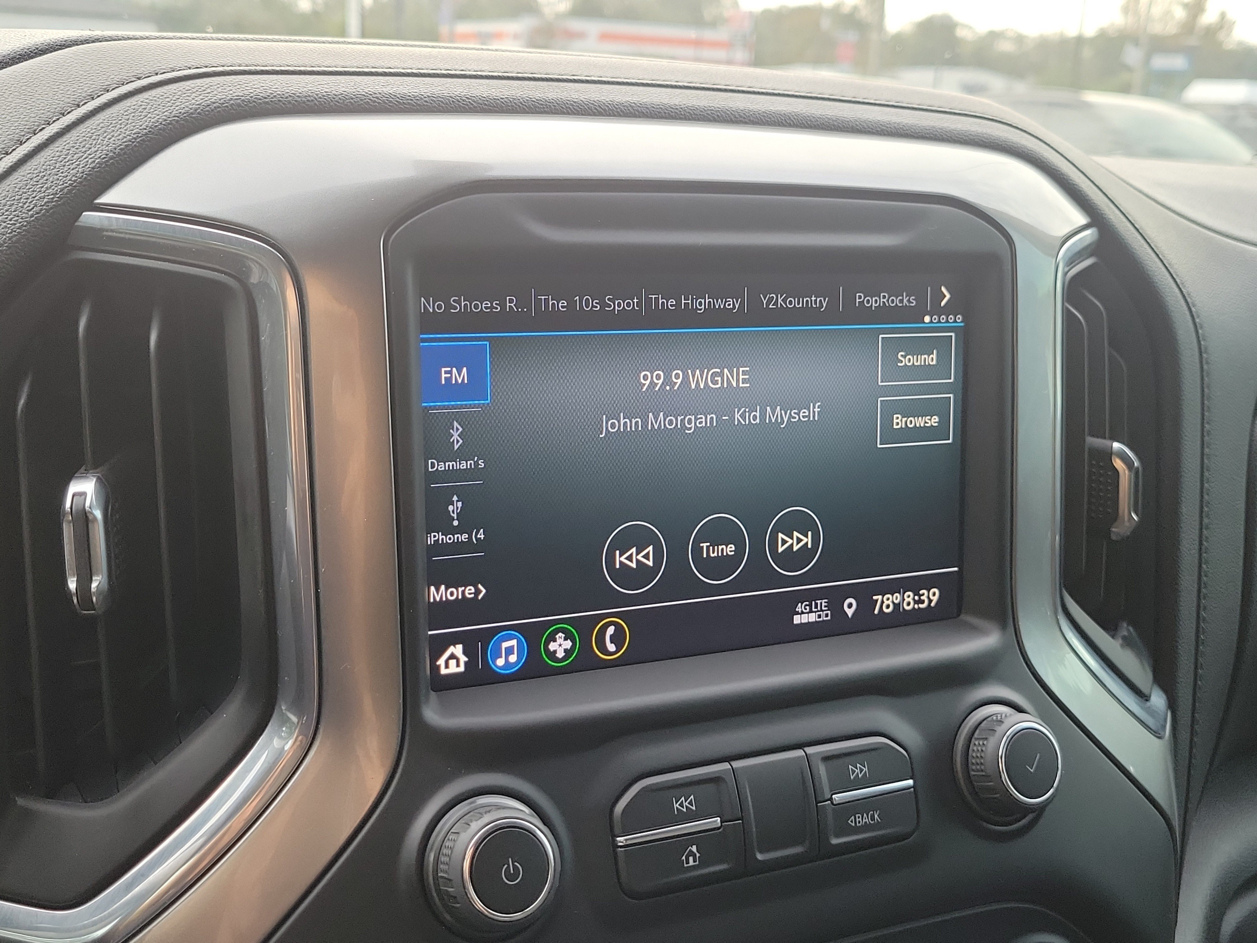 Used 2022 Chevrolet Silverado 1500 RST AWD/4WD image 29