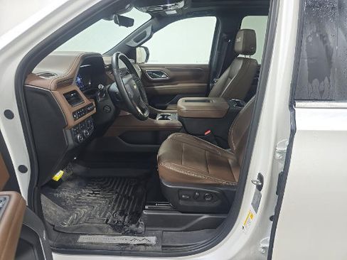 Used 2024 Chevrolet Suburban High Country AWD/4WD image 8