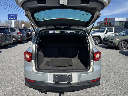 Used 2011 Volkswagen Tiguan S image 26