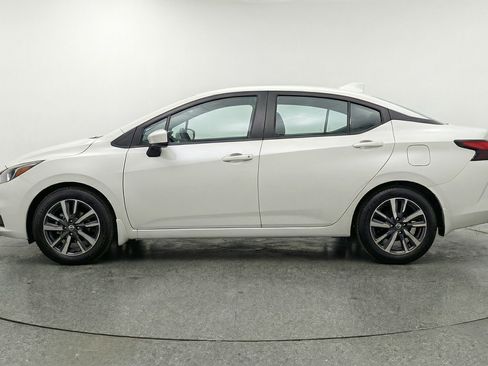 Used 2025 Nissan Versa SV image 5