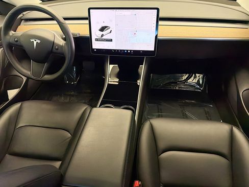 Used 2020 Tesla Model 3 Standard Range Plus image 12