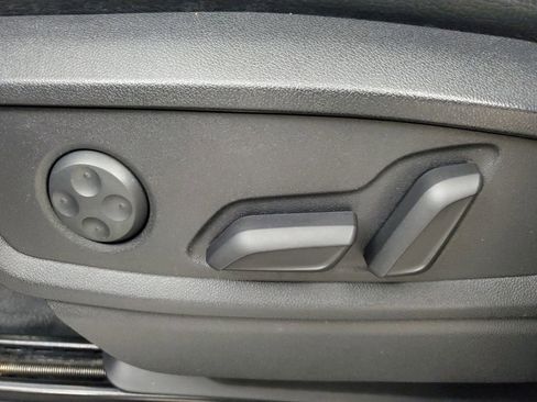 Used 2018 Audi Q5 2.0T Premium Plus w/ Premium Plus Package image 18