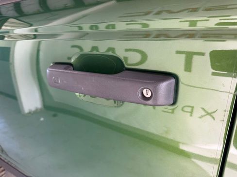 Used 2023 Ford Bronco Wildtrak image 5