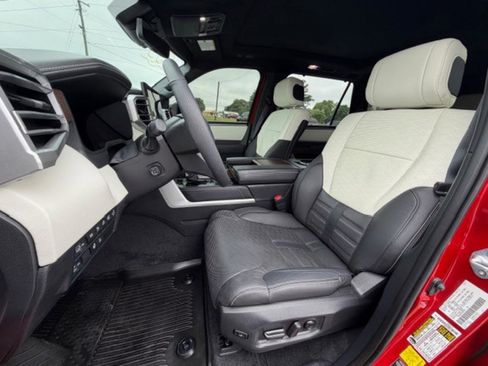 Used 2025 Toyota Sequoia Capstone AWD/4WD image 15