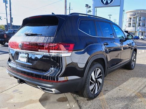 New 2026 Volkswagen Atlas SE image 5
