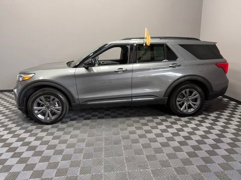 Used 2023 Ford Explorer XLT w/ Equipment Group 202A AWD/4WD image 6