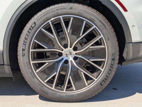 Certified 2024 Porsche Macan 4 Electric image 26