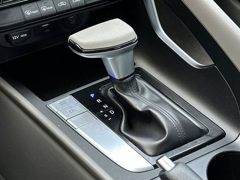 Used 2024 Hyundai Elantra SEL image 23