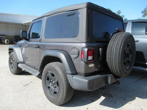 Used 2022 Jeep Wrangler Sport AWD/4WD image 3