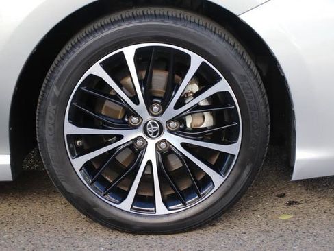 Certified 2019 Toyota Camry SE FWD image 27
