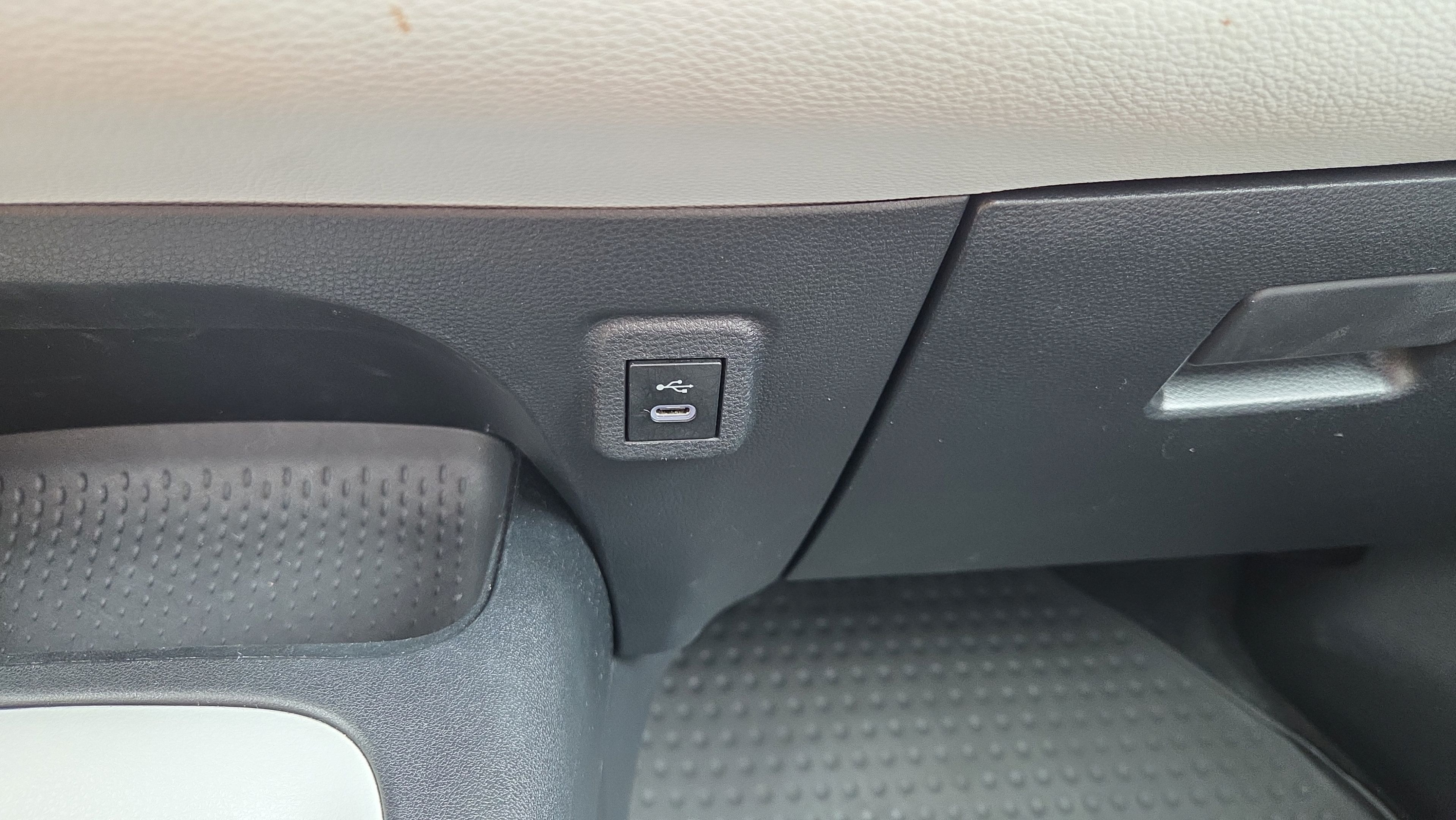 Certified 2024 Toyota Corolla SE FWD image 21