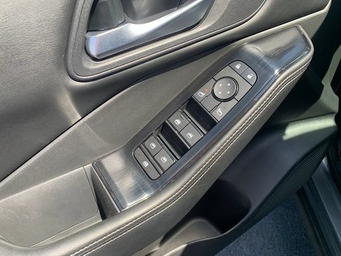 Used 2025 Nissan Rogue SV FWD image 20