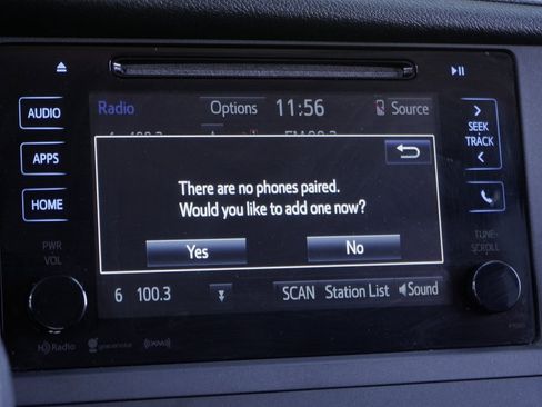 Used 2016 Toyota Sienna SE image 31