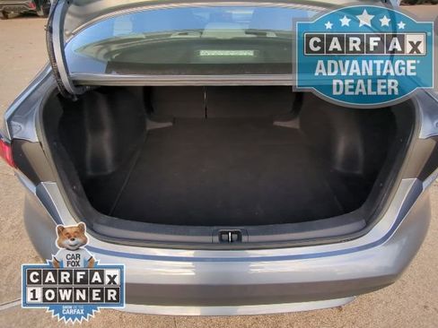 Used 2022 Toyota Corolla LE image 18