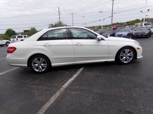 Used 2013 Mercedes-Benz E 350 BlueTEC Sedan image 4