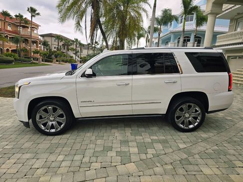 Used 2015 GMC Yukon Denali w/ Premium Package image 32