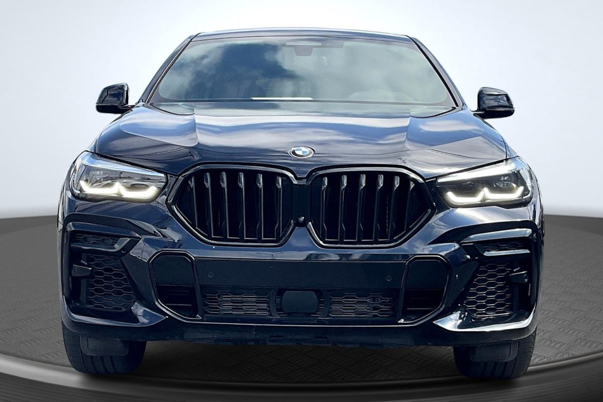 Used 2022 BMW X6 xDrive40i w/ M Sport Package AWD/4WD image 3