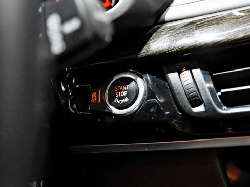 Used 2016 BMW X5 xDrive50i image 14