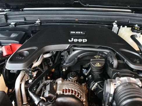 Used 2018 Jeep Wrangler Unlimited Rubicon AWD/4WD image 80