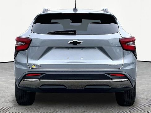 New 2026 Chevrolet Trax ACTIV w/ Sunroof Package FWD image 5