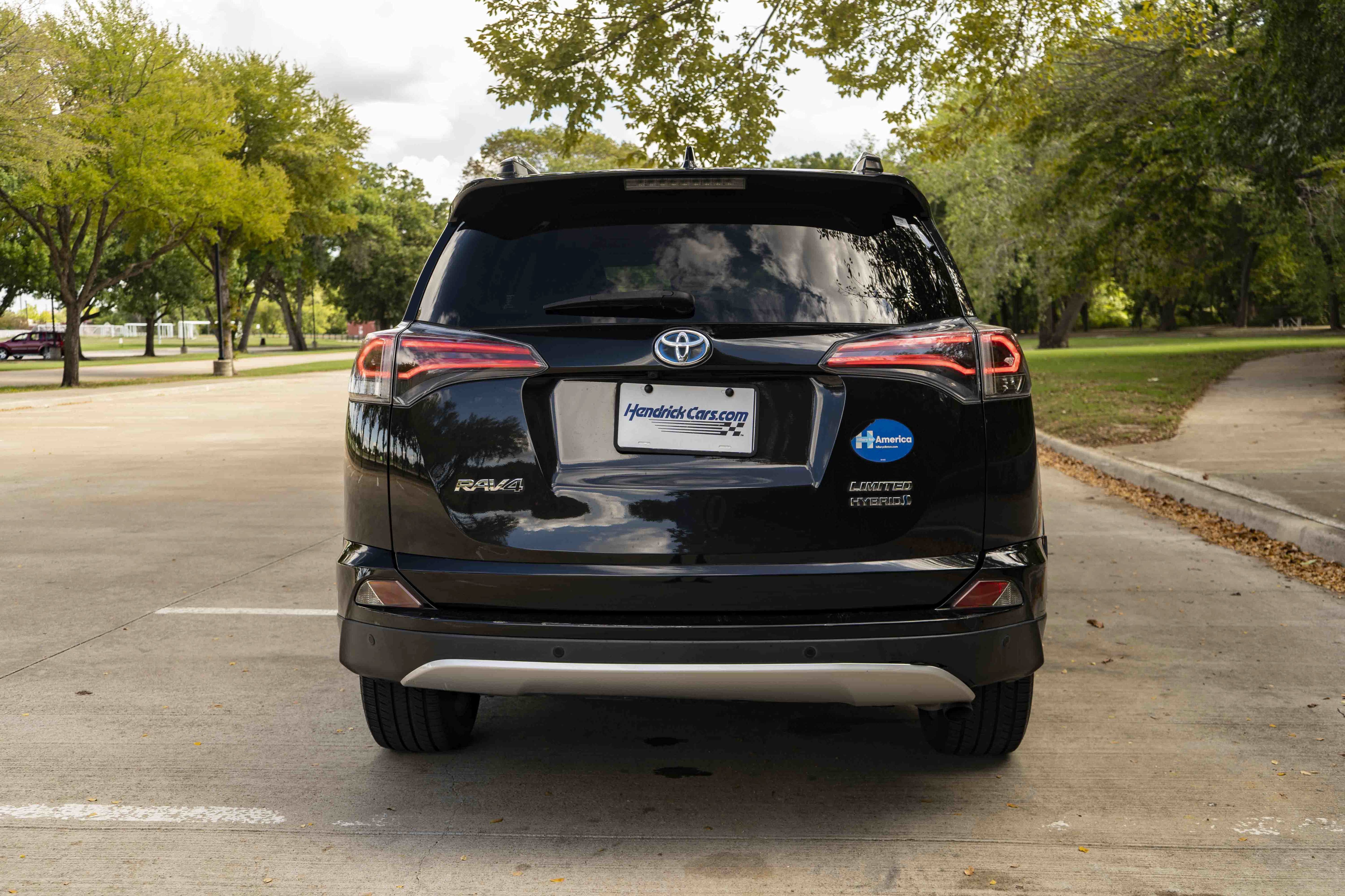 Used 2016 Toyota RAV4 Limited AWD/4WD image 8