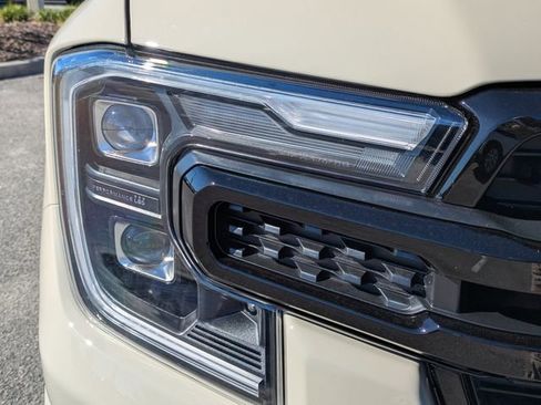 New 2025 Ford Ranger Lariat w/ Black Appearance Package image 10