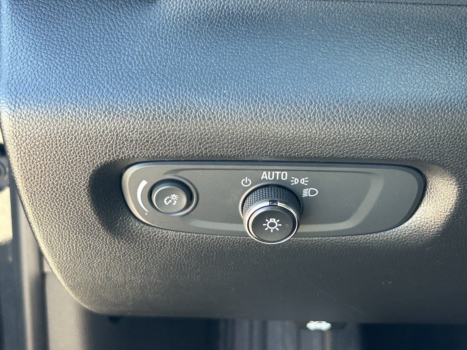 Used 2023 Chevrolet Traverse High Country AWD/4WD image 18