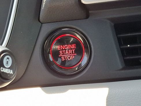 Used 2023 Honda Pilot Elite image 25