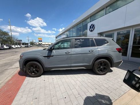 Used 2024 Volkswagen Atlas Peak Edition SE AWD/4WD image 4