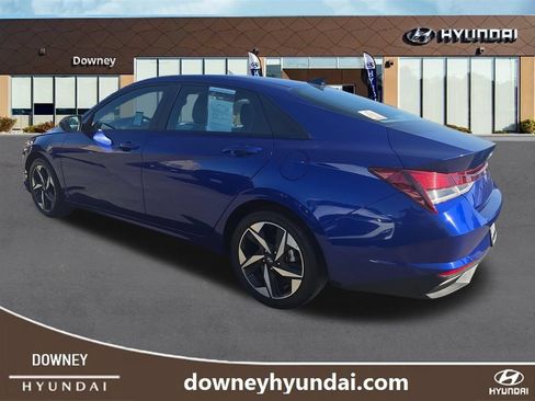 Used 2023 Hyundai Elantra SEL w/ Convenience Package FWD image 3