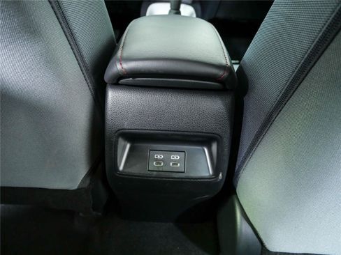 Used 2025 Toyota Corolla SE FWD image 19