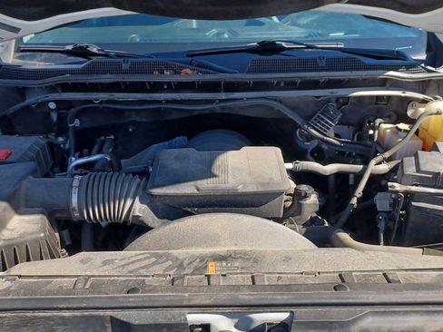 Used 2022 Chevrolet Silverado 2500 Custom w/ Custom Value Package image 9