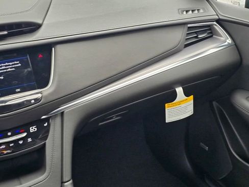 New 2026 Cadillac XT5 Luxury image 19