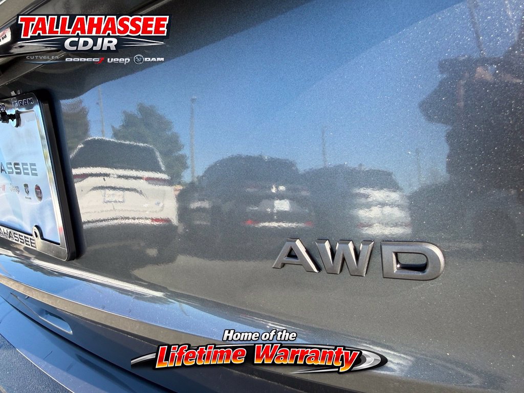 Used 2024 Nissan Rogue S AWD/4WD image 8