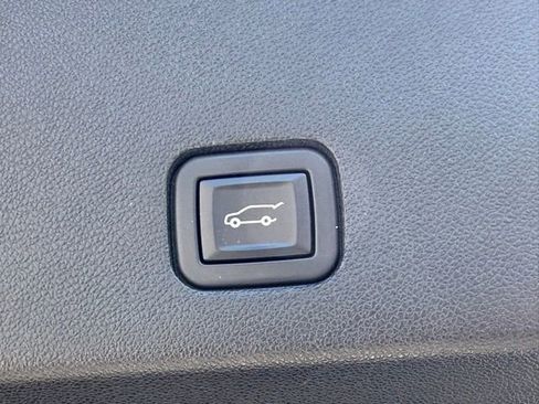 Used 2021 Cadillac XT6 Premium Luxury w/ LPO, Floor Liner Package AWD/4WD image 39