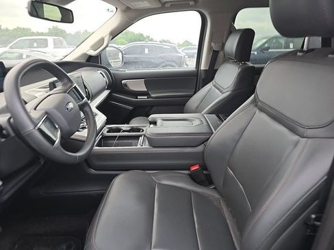 Used 2025 Ford Expedition Max Active AWD/4WD image 4